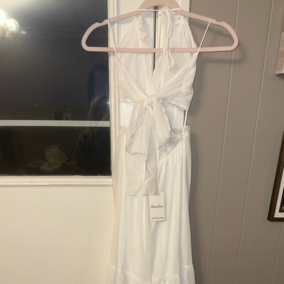 Lilly Ruffle Open Back Maxi Dress: White - Picture 3 of 4